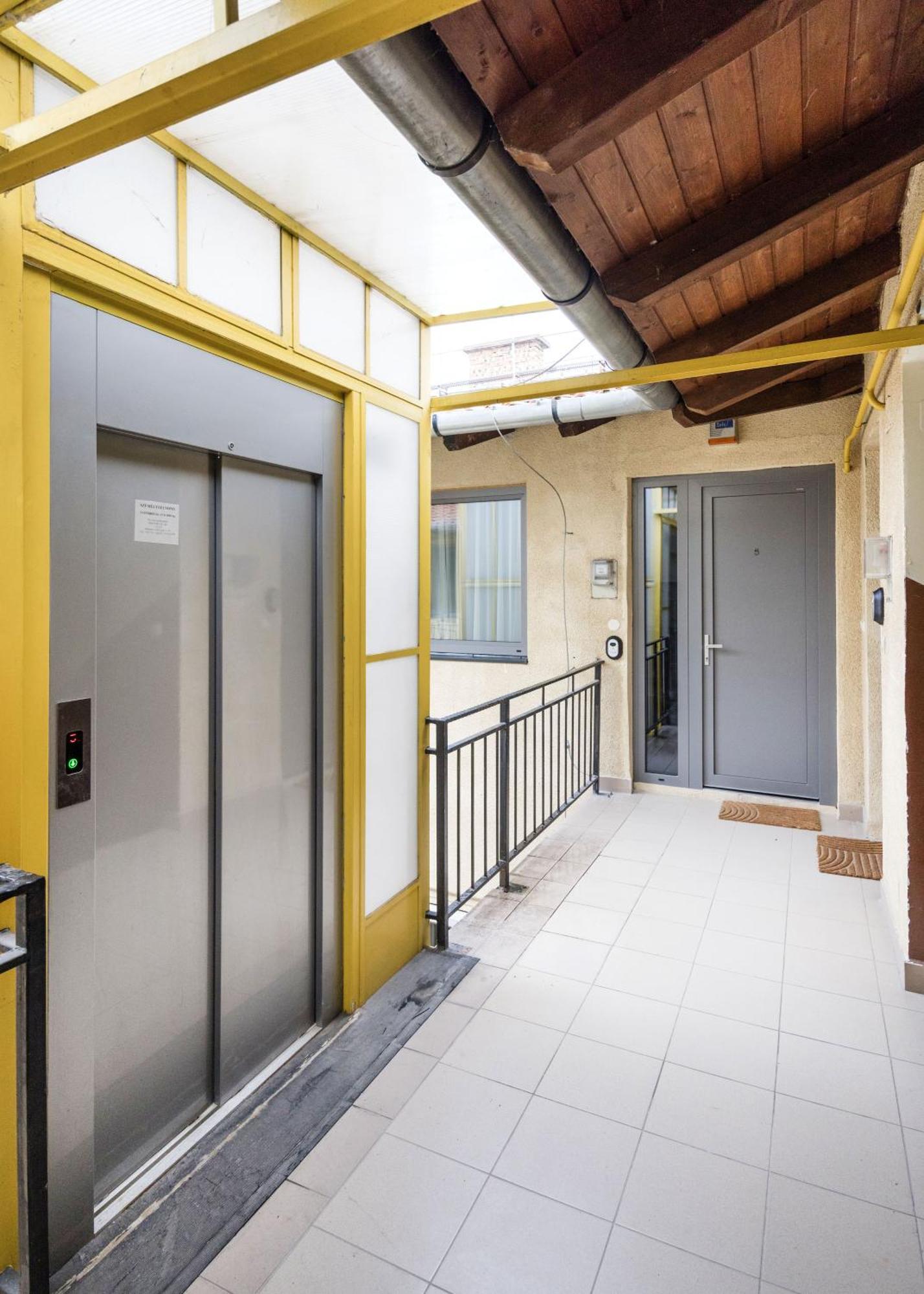 Backstage Loft Apartment บูดาเปสต์ ภายนอก รูปภาพ